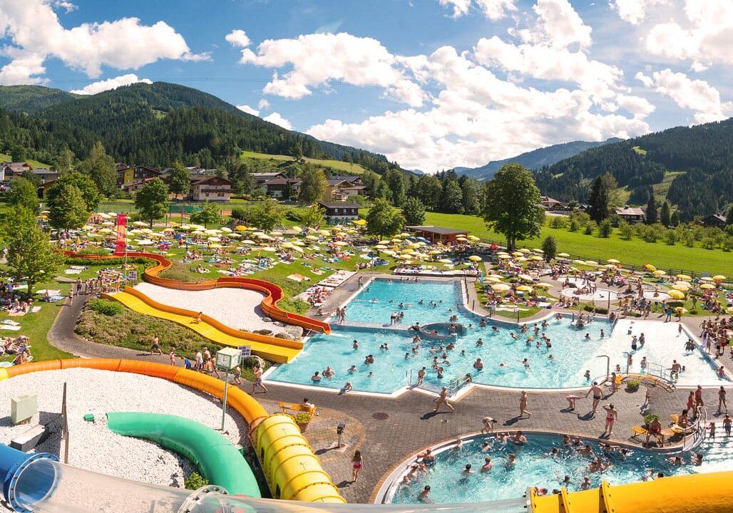 Hofgut-Apartment-Lifestyle-Resort-Erleben-im-Sommer-Wasserwelt-Wagrain