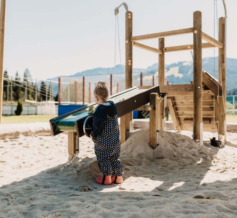 Hofgut-apartment-lifestyle-resort-kinderspielplatz