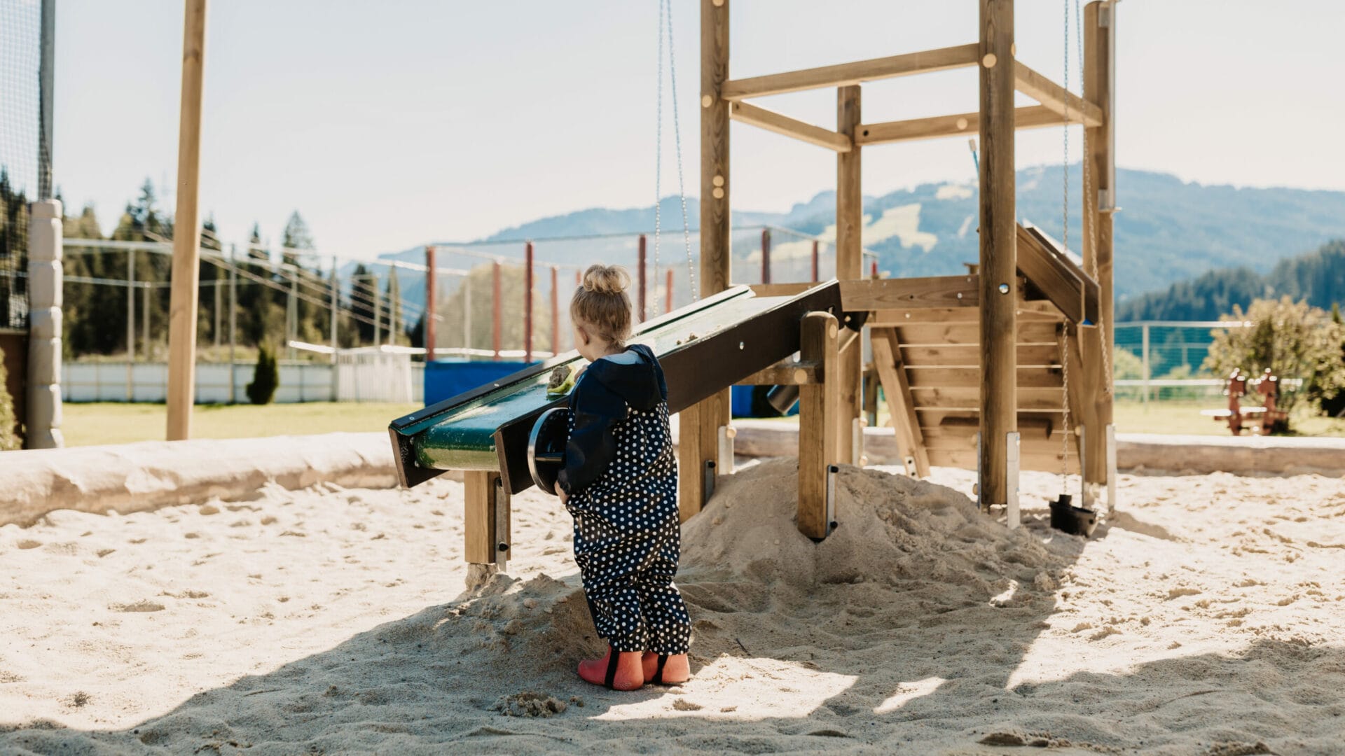 Hofgut-apartment-lifestyle-resort-kinderspielplatz