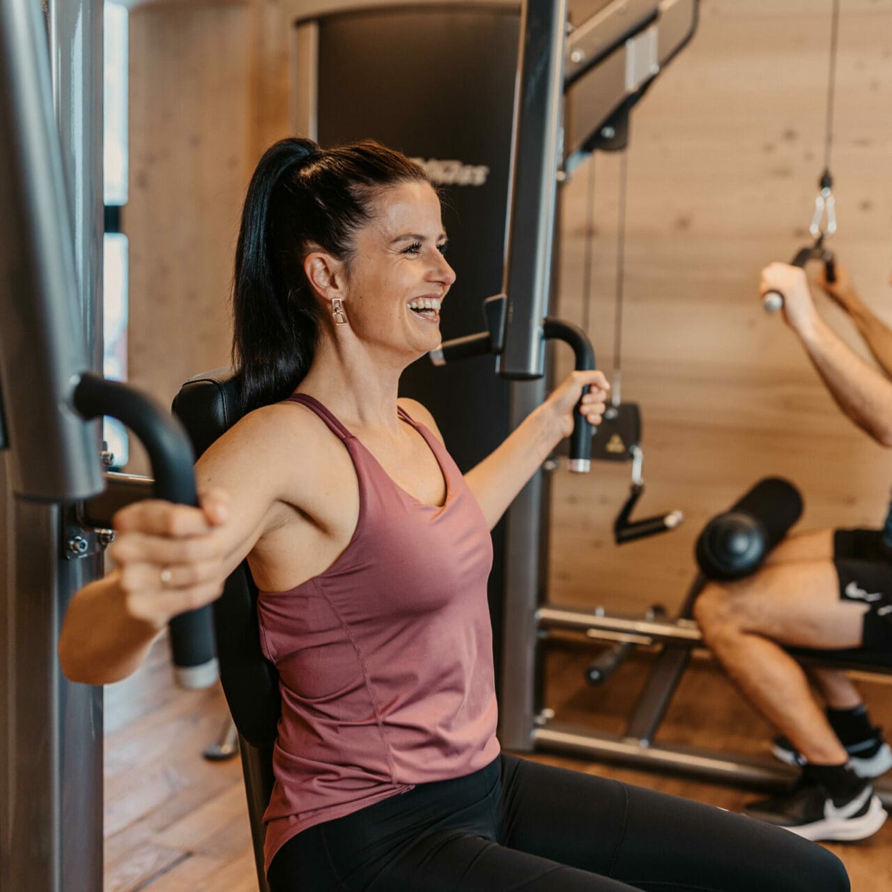 Hofgut-wagrain-apartment-fitnesstudio-core-kraftstation-206