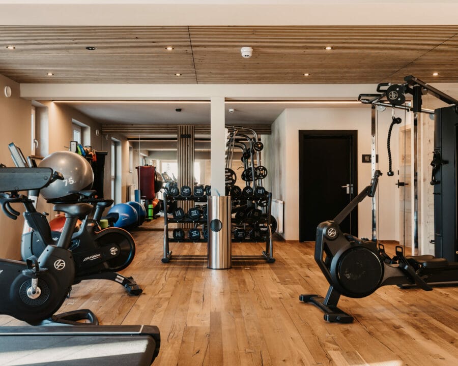 hofgut-apartment-lifestyle-resort-fitnessstudio-116