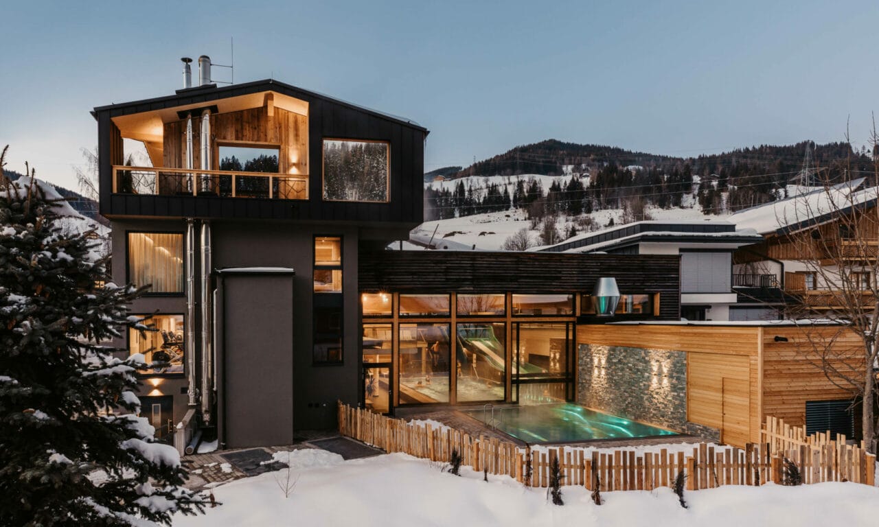 Hofgut-aparment-lifestyle-resort-wagrain-Indoor-outdoorpool-180