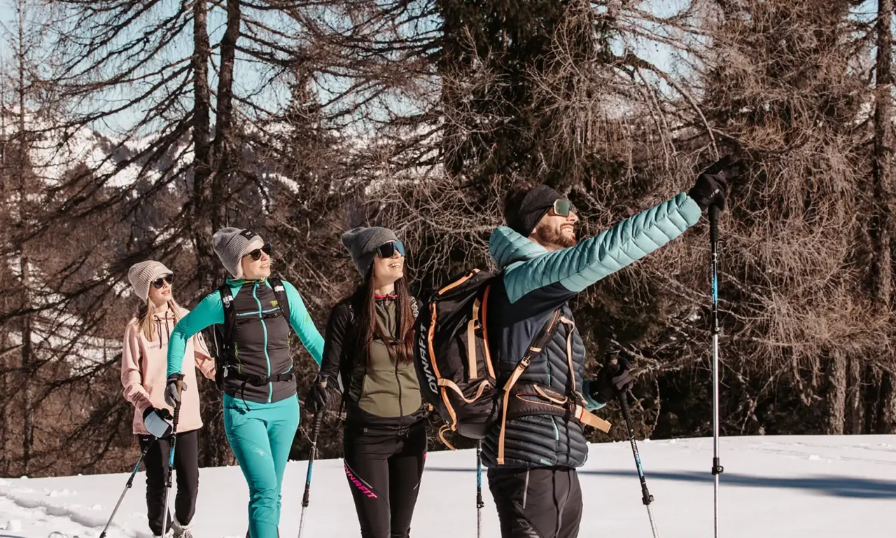 Sneeuwschoenwandelen in de bergen.