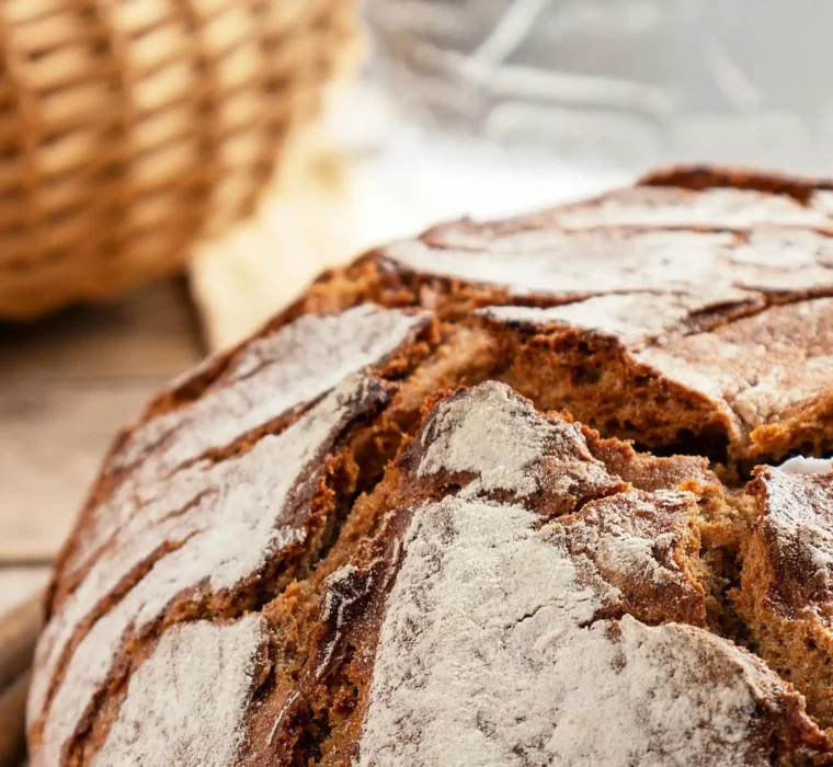 Frisches Bauernbrot - knsuprig, duftend, regional.
