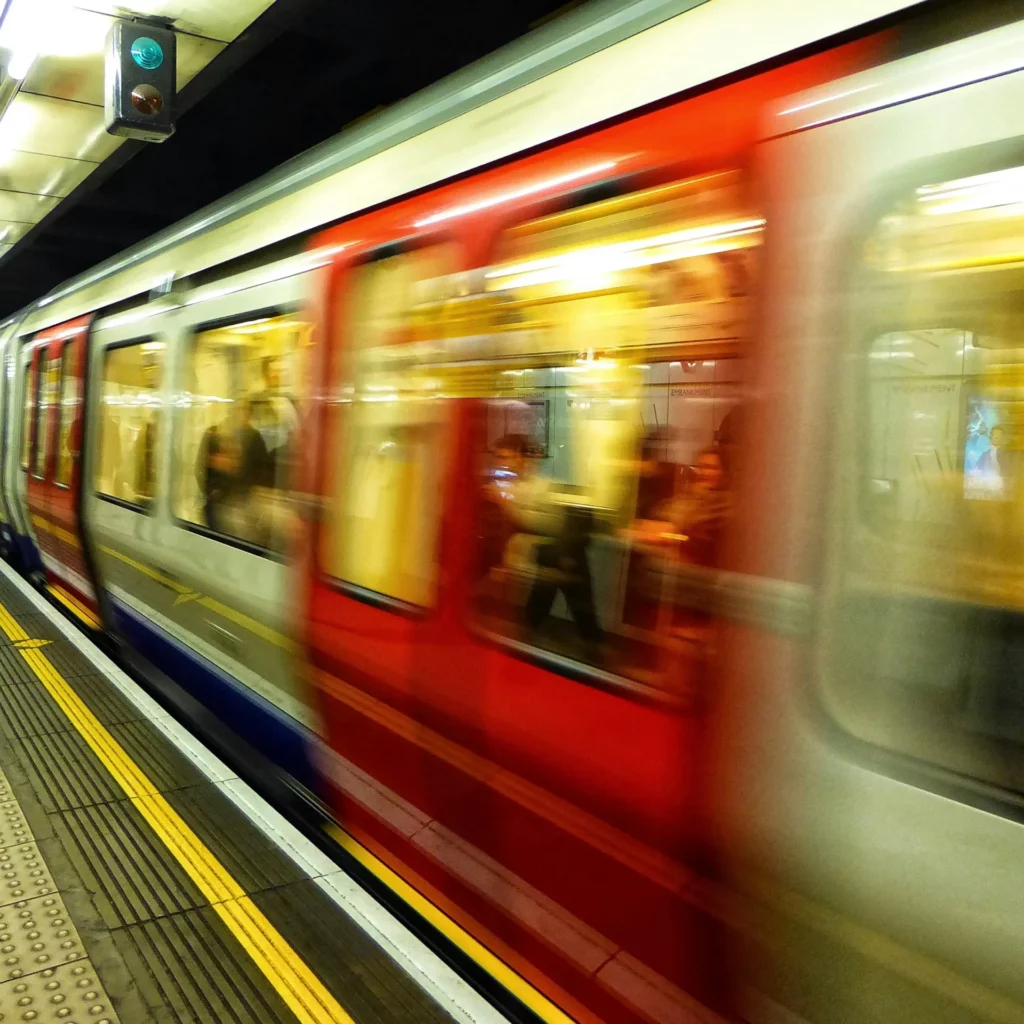 belinda-fewings-e9dLmkh4Idg-unsplash Rapid transit underground in a modern city - movement and urban transport