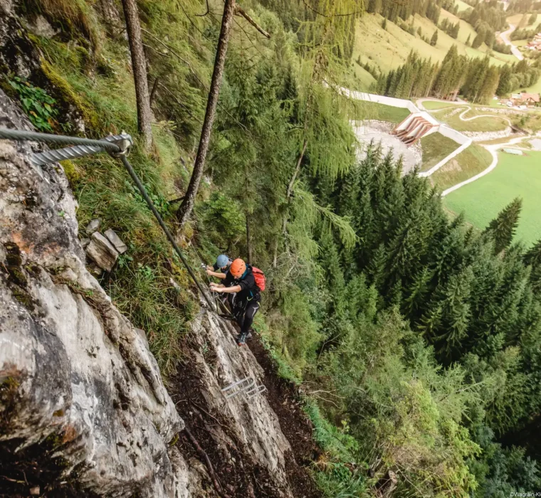 Hoch hinaus am Klettersteig in der Kletterwelt in Kleinarl
